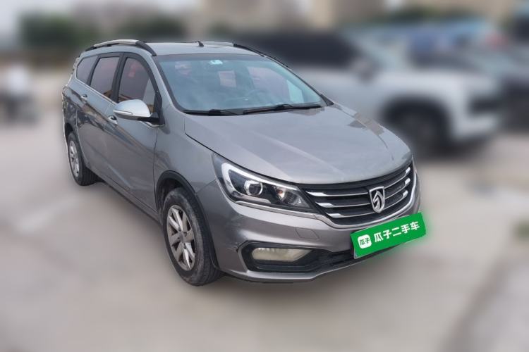 Used Baojun 310W 2017 1.5L Manual Fashion Model China V Front Right 45 Deg