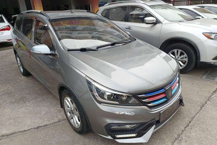 Used Baojun 310W 2017 1.5L Manual Fashion Model China V Front Right 45 Deg