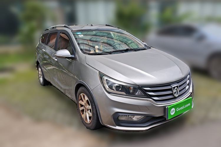 Used Baojun 310W 2017 1.5L Manual Fashion Model China V Front Right 45 Deg