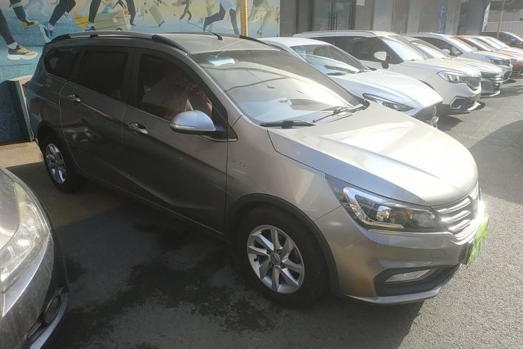 Used Baojun 310W 2017 1.5L Manual Fashion Model China V Front Right 45 Deg