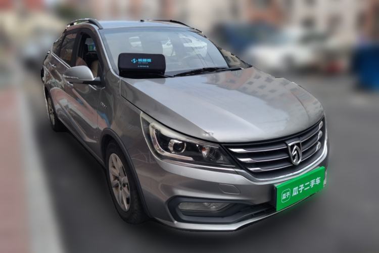 Used Baojun 310W 2017 1.5L Manual Fashion Model China V Front Right 45 Deg