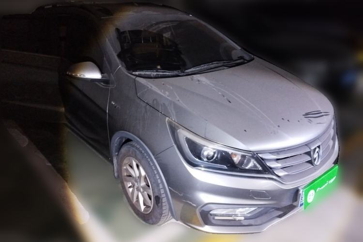 Used Baojun 310W 2017 1.5L Manual Fashion Edition China VI Front Right 45 Deg