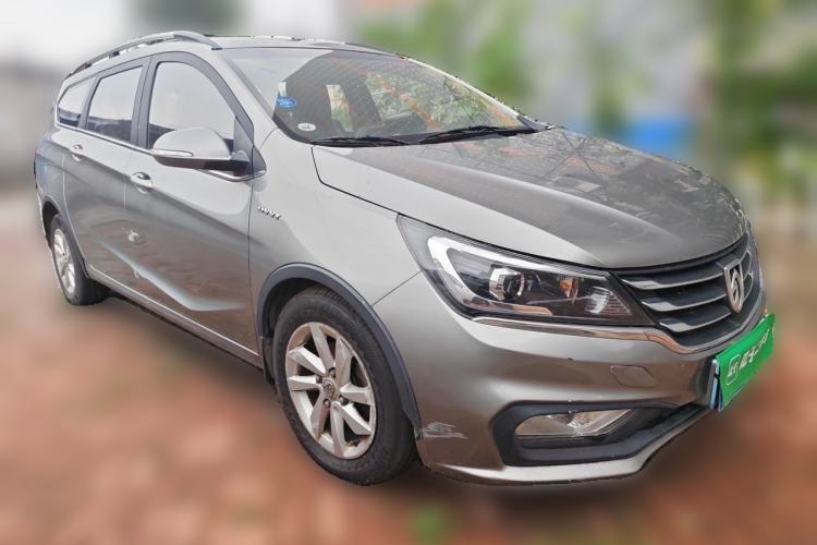 Used Baojun 310W 2017 1.5L Manual Fashion Model China V Front Right 45 Deg