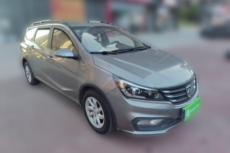 Used Baojun 310W 2017 1.5L Manual Fashion Model China V Front Right 45 Deg