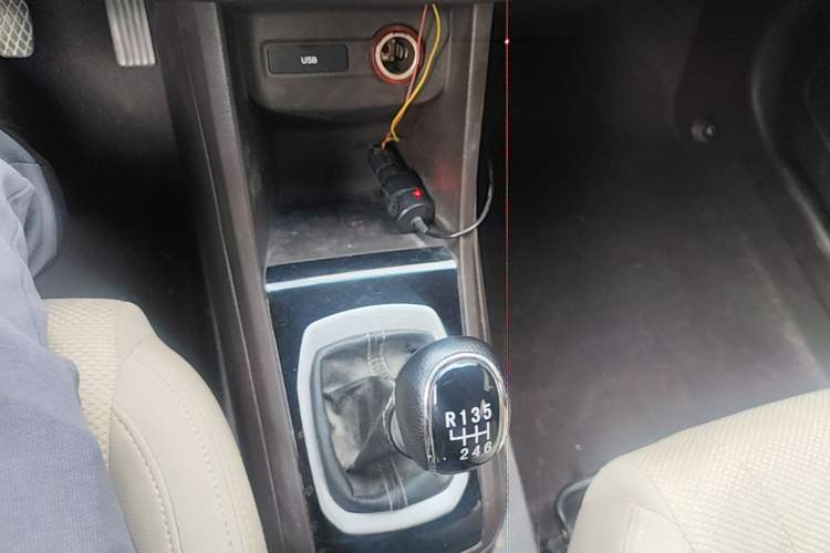 Used Baojun 310W 2017 1.5L Manual Comfort Version China V Gear Lever