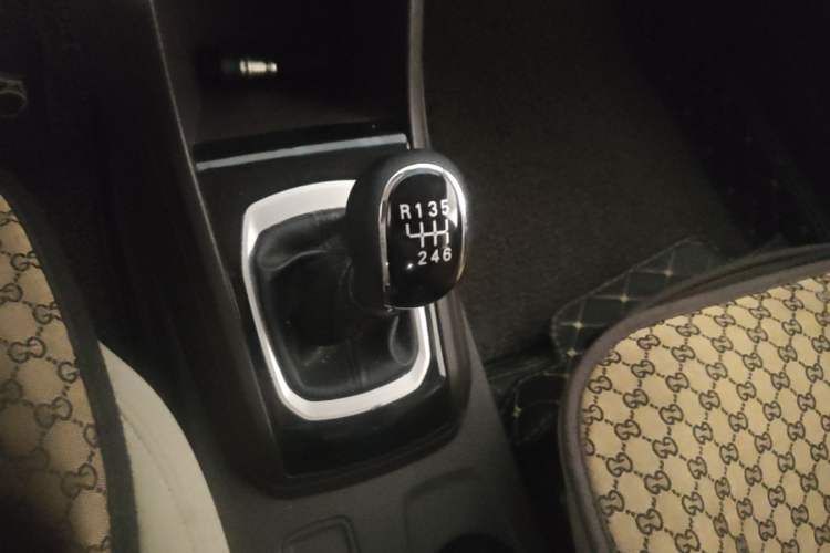Used Baojun 310W 2017 1.5L Manual Comfort Version China V Gear Lever