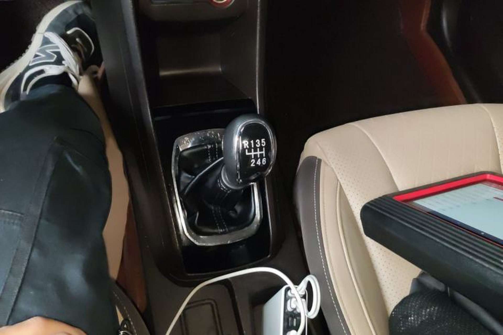 Used Baojun 310W 2017 1.5L Manual Fashion Model China V Gear Lever