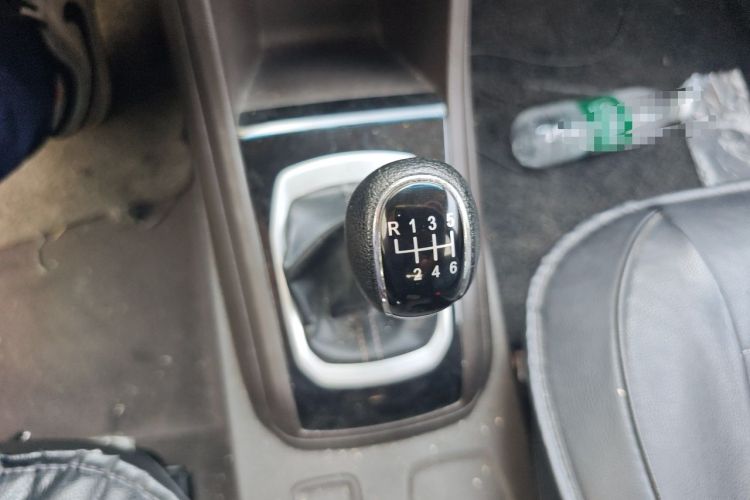 Used Baojun 310W 2017 1.5L Manual Comfort Version China V Gear Lever