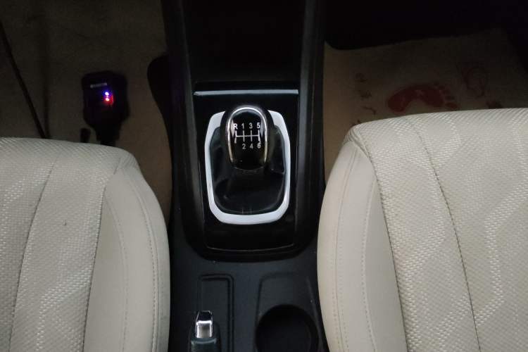 Used Baojun 310W 2017 1.5L Manual Comfort Version China V Gear Lever