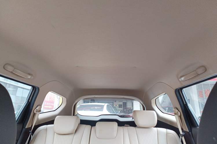 Used Baojun 310W 2017 1.5L Manual Fashion Model China V Headliner