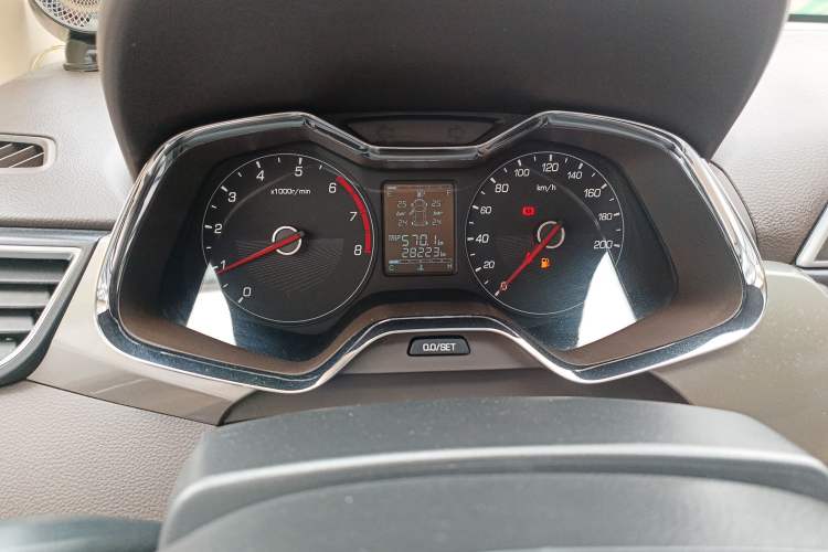 Used Baojun 310W 2017 1.5L Manual Fashion Model China V Instrument Cluster