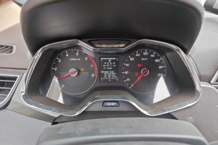 Used Baojun 310W 2017 1.5L Manual Fashion Model China V Instrument Cluster
