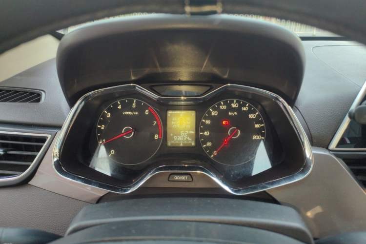 Used Baojun 310W 2017 1.5L Manual Fashion Model China V Instrument Cluster