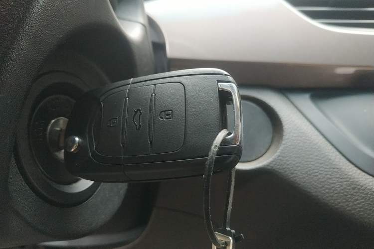 Used Baojun 310W 2017 1.5L Manual Comfort Version China V Interior 1