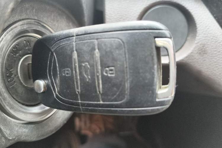 Used Baojun 310W 2017 1.5L Manual Fashion Model China V Interior 1
