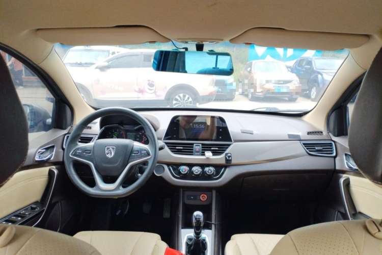 Used Baojun 310W 2017 1.5L Manual Fashion Model China V Interior 2