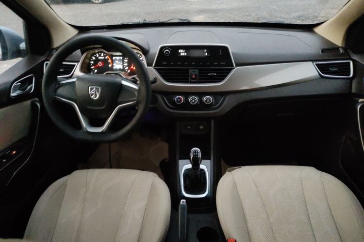 Used Baojun 310W 2017 1.5L Manual Comfort Version China V Interior 2