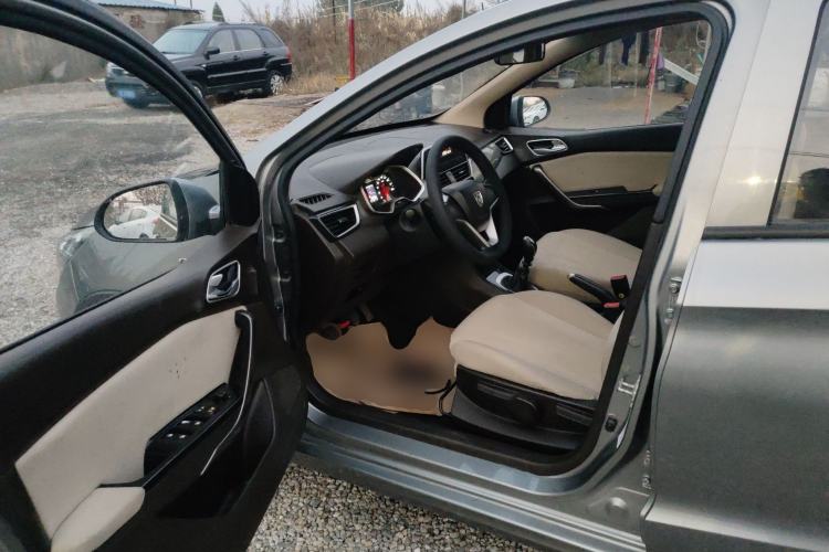Used Baojun 310W 2017 1.5L Manual Comfort Version China V Interior 3