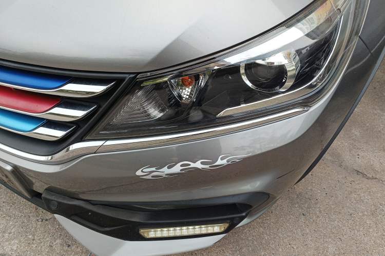 Used Baojun 310W 2017 1.5L Manual Fashion Model China V Left Front Headlight