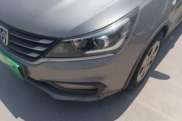 Used Baojun 310W 2017 1.5L Manual Comfort Version China V Left Front Headlight