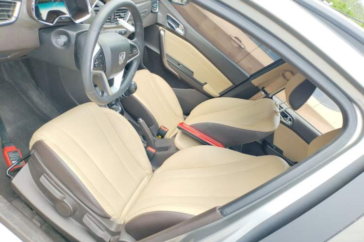 Used Baojun 310W 2017 1.5L Manual Fashion Model China V Left Front Seat