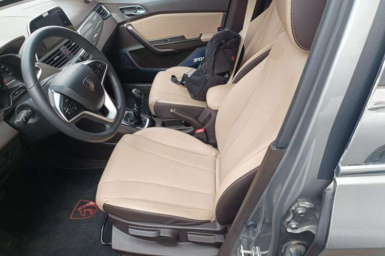 Used Baojun 310W 2017 1.5L Manual Fashion Model China V Left Front Seat