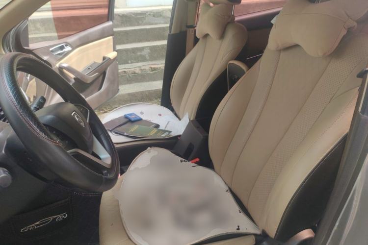Used Baojun 310W 2017 1.5L Manual Fashion Model China V Left Front Seat