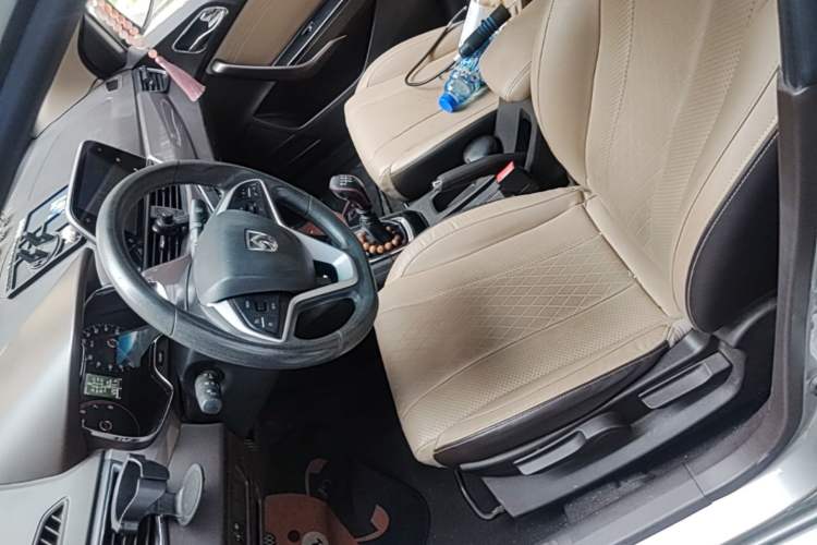 Used Baojun 310W 2017 1.5L Manual Fashion Model China V Left Front Seat
