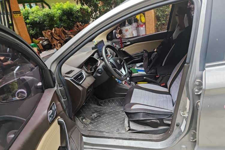 Used Baojun 310W 2017 1.5L Manual Fashion Model China V Left Front Seat