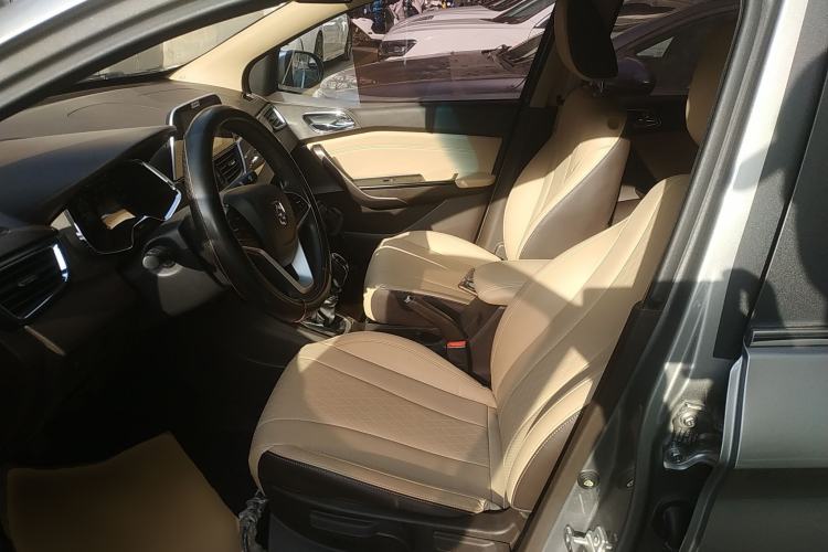 Used Baojun 310W 2017 1.5L Manual Fashion Model China V Left Front Seat