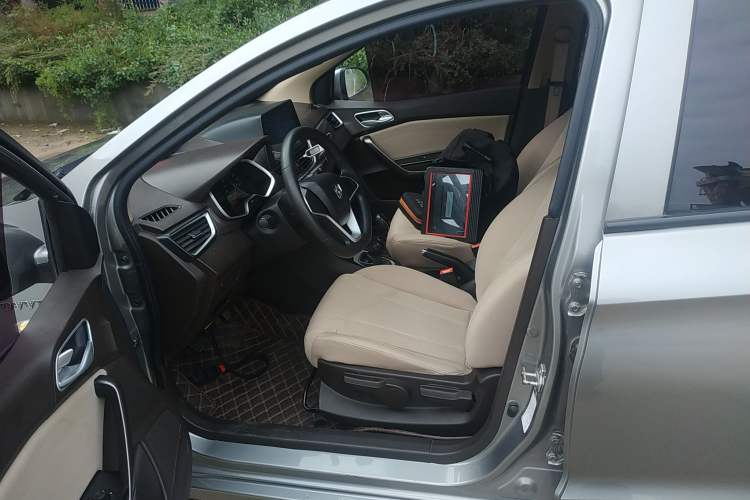 Used Baojun 310W 2017 1.5L Manual Comfort Version China V Left Front Seat