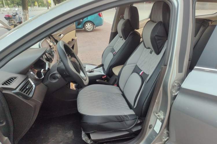 Used Baojun 310W 2017 1.5L Manual Fashion Model China V Left Front Seat