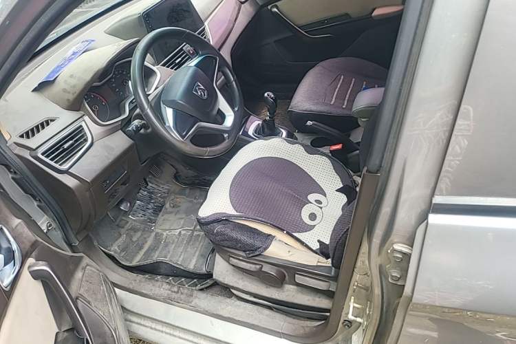 Used Baojun 310W 2017 1.5L Manual Comfort Version China V Left Front Seat