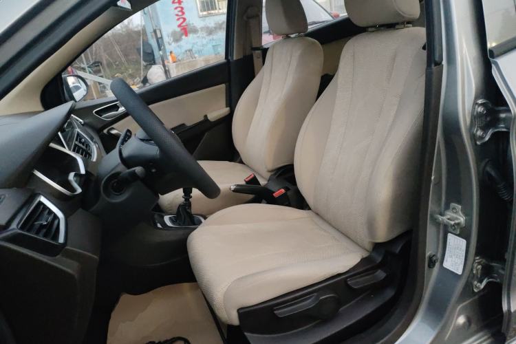 Used Baojun 310W 2017 1.5L Manual Comfort Version China V Left Front Seat