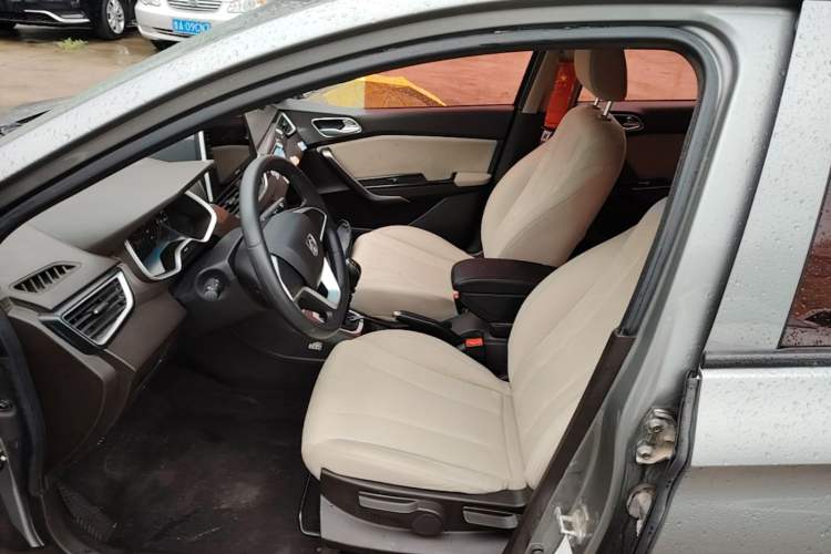 Used Baojun 310W 2017 1.5L Manual Comfort Version China V Left Front Seat
