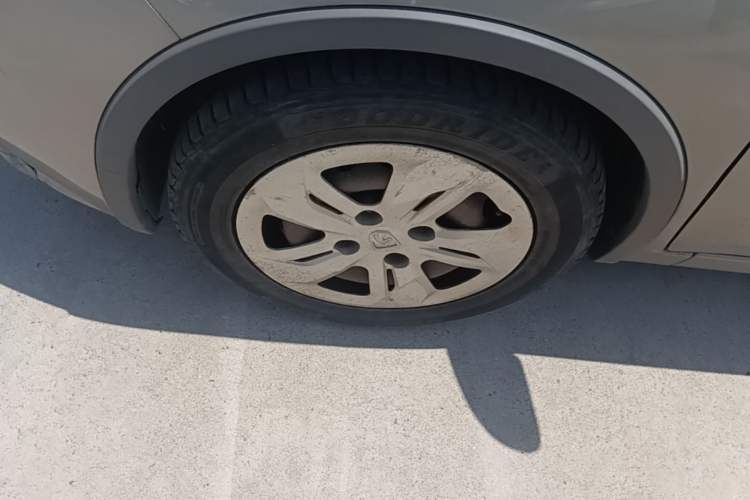 Used Baojun 310W 2017 1.5L Manual Comfort Version China V Left Front Wheel Hub