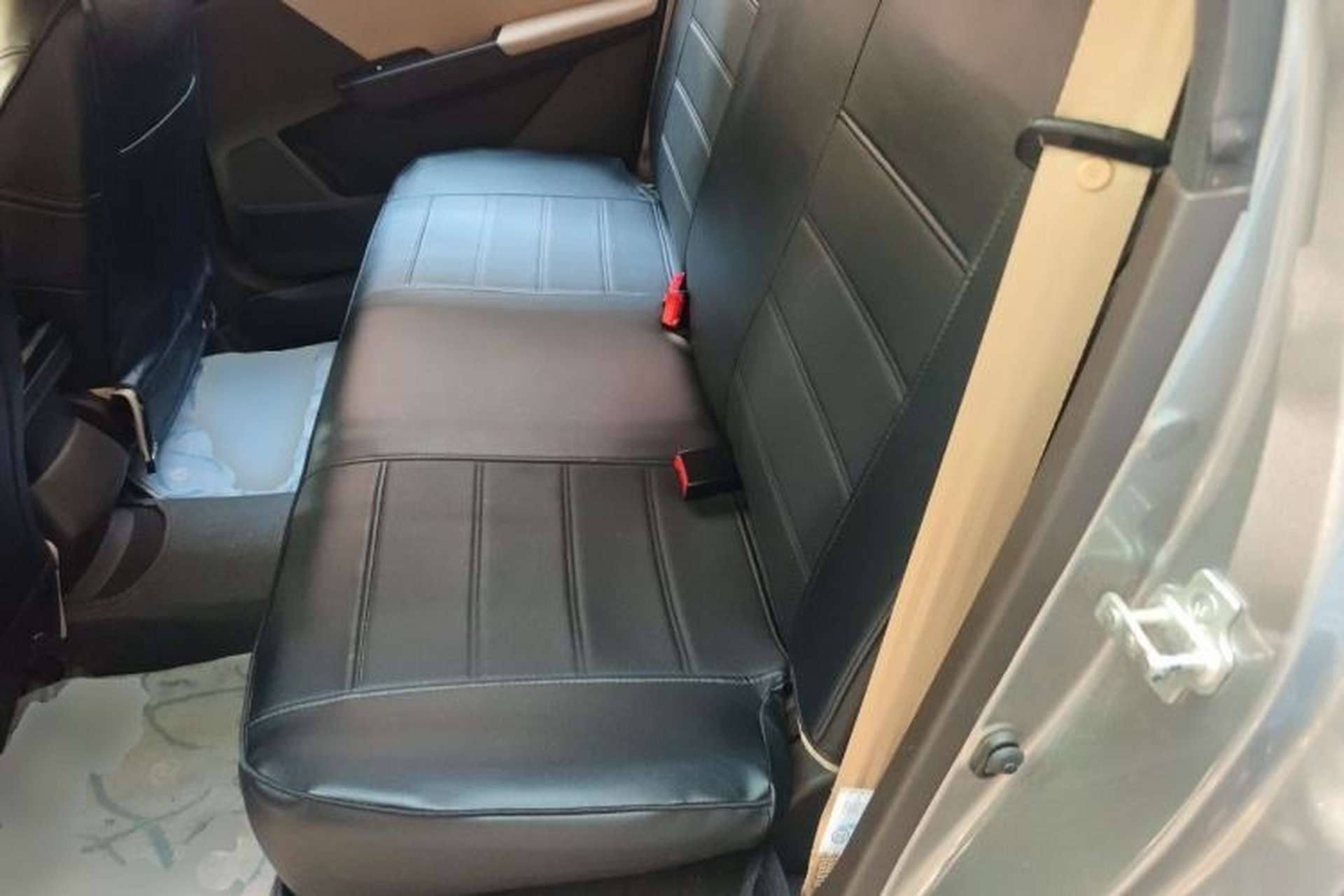 Used Baojun 310W 2017 1.5L Manual Comfort Version China VI Emission Standard Left Rear Seat