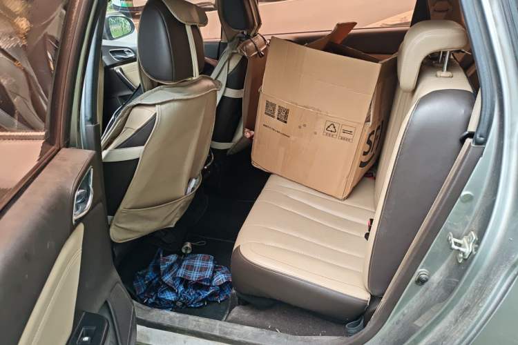 Used Baojun 310W 2017 1.5L Manual Fashion Model China V Left Rear Seat