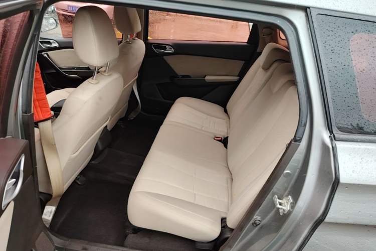 Used Baojun 310W 2017 1.5L Manual Comfort Version China V Left Rear Seat