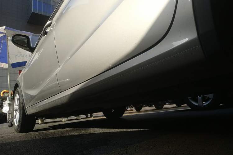 Used Baojun 310W 2017 1.5L Manual Fashion Model China V Left Side Sill
