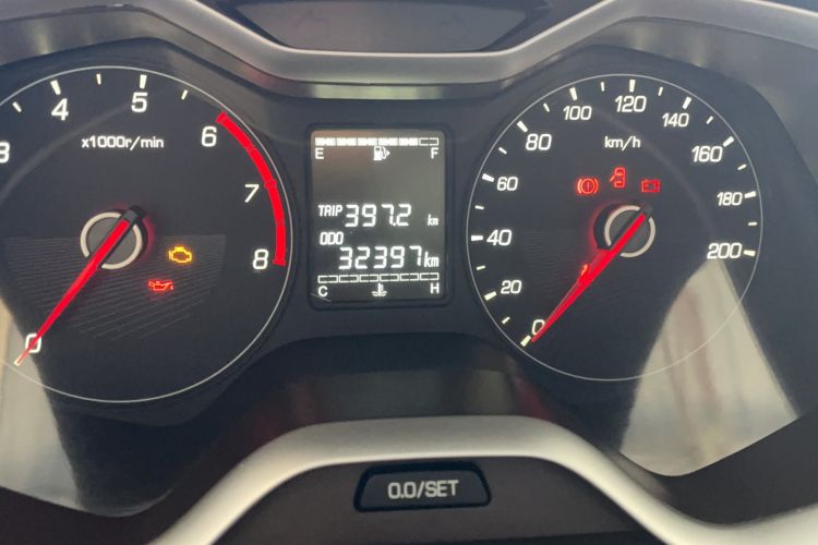 Used Baojun 310W 2017 1.5L Manual Comfort Version China V Odometer Close Up