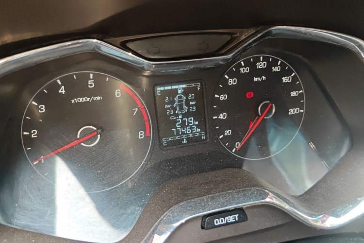 Used Baojun 310W 2017 1.5L Manual Fashion Model China V Odometer Close Up