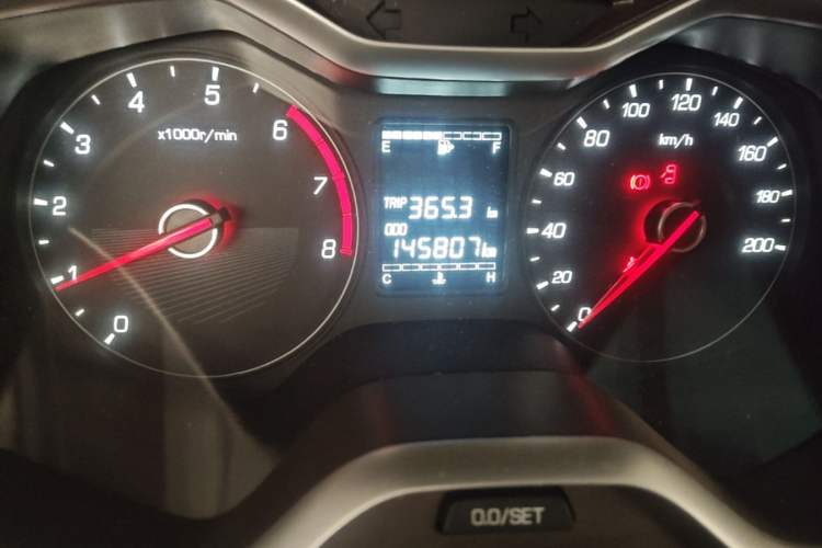 Used Baojun 310W 2017 1.5L Manual Comfort Version China V Odometer Close Up