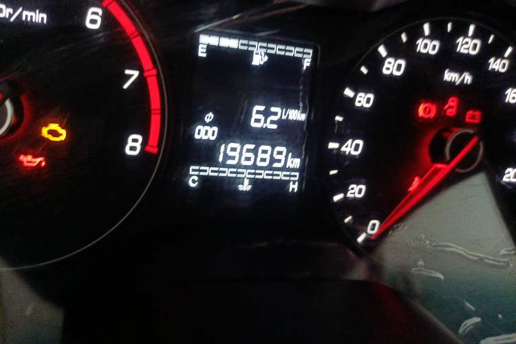 Used Baojun 310W 2017 1.5L Manual Comfort Version China V Odometer Close Up