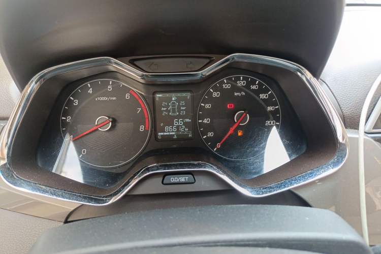 Used Baojun 310W 2017 1.5L Manual Fashion Edition China VI Odometer Close Up