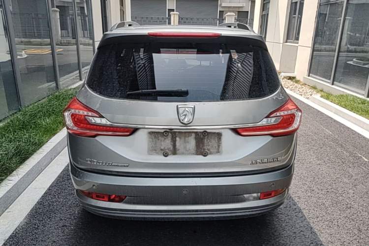 Used Baojun 310W 2017 1.5L Manual Fashion Model China V Rear