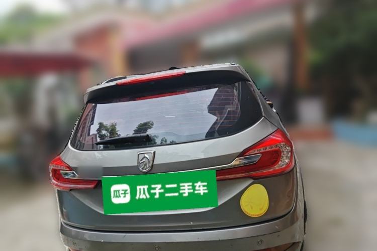 Used Baojun 310W 2017 1.5L Manual Fashion Model China V Rear