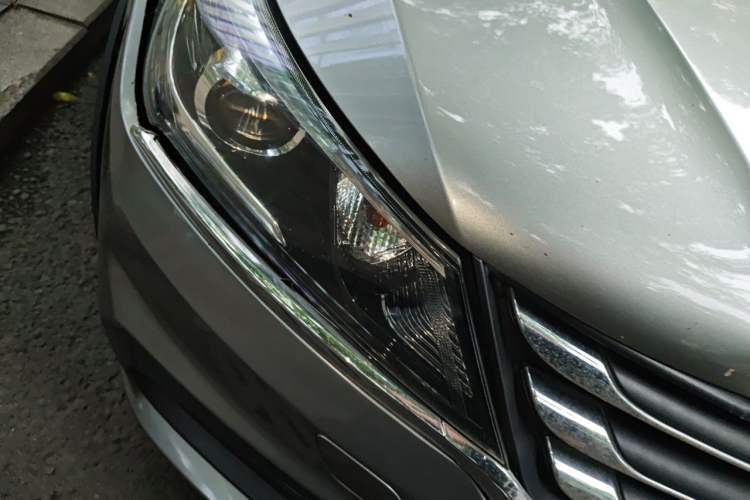 Used Baojun 310W 2017 1.5L Manual Comfort Version China V Right Front Headlight
