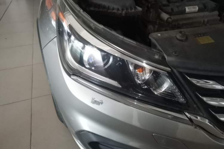 Used Baojun 310W 2017 1.5L Manual Comfort Version China V Right Front Headlight