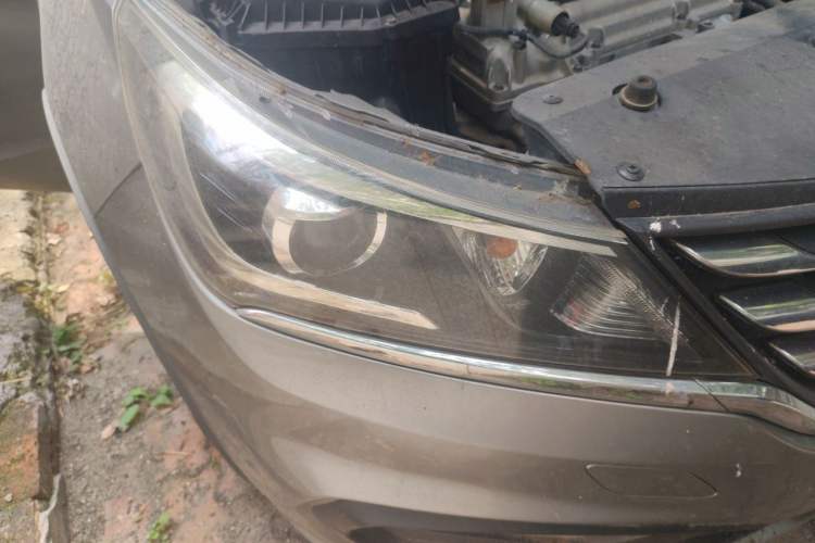 Used Baojun 310W 2017 1.5L Manual Fashion Model China V Right Front Headlight